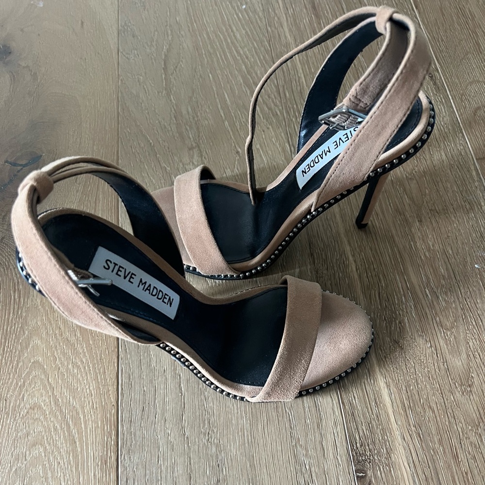 Never worn Steve Madden heels from revolve